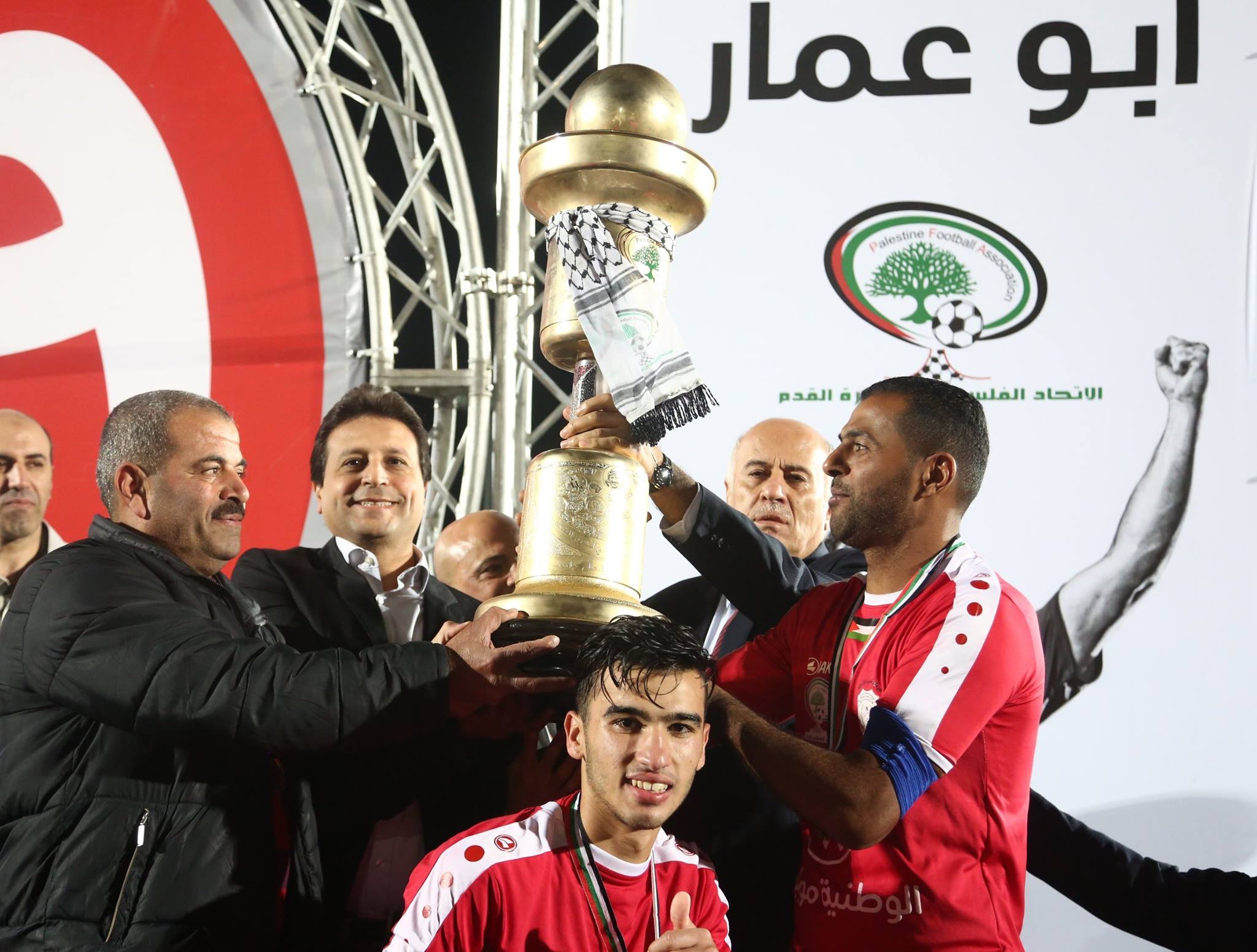 الوطنية موبايل واتحاد كرة القدم يتوجان "مركز بلاطة" بطلا لكأس الشهيد أبو عمار 2017
